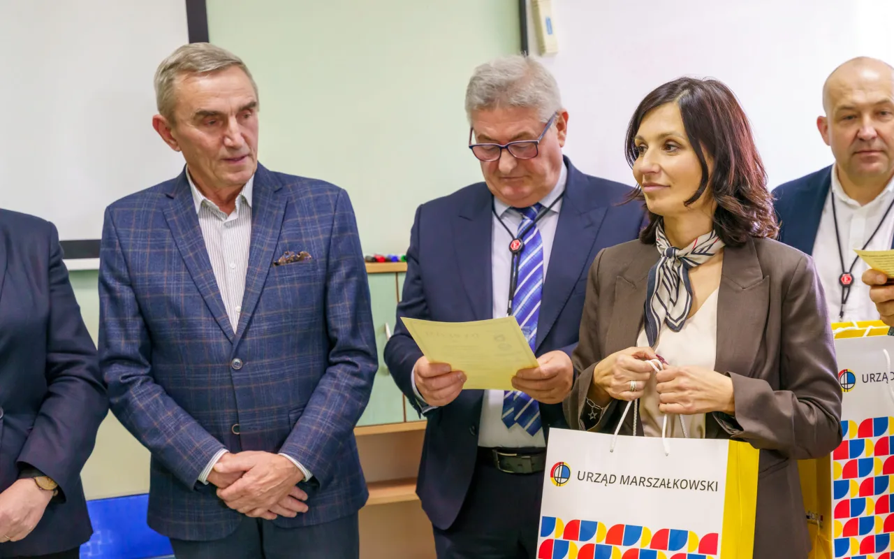 Uczestnicy XXVIII Ogólnopolskiego Młodzieżowego Turnieju Motoryzacyjnego w WORD Skierniewice podczas rywalizacji o awans do finału