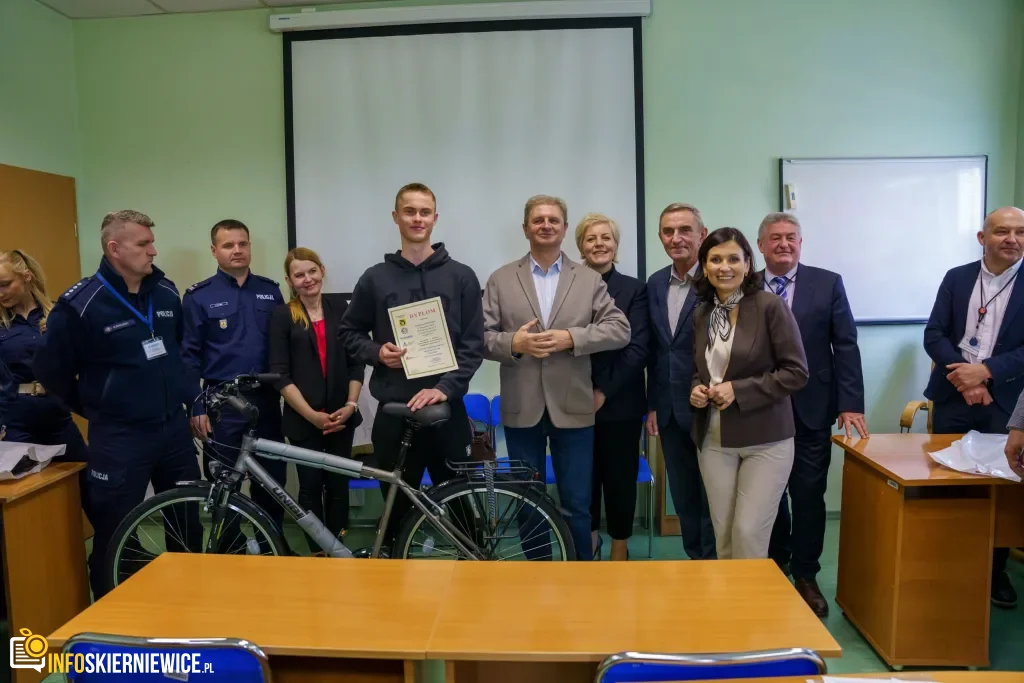Młodzi mistrzowie kierownicy w Skierniewicach. „Mechanik” dominuje w turnieju, a sześć drużyn rusza na finał do Sieradza 5 Uczestnicy XXVIII Ogólnopolskiego Młodzieżowego Turnieju Motoryzacyjnego w WORD Skierniewice podczas rywalizacji o awans do finału