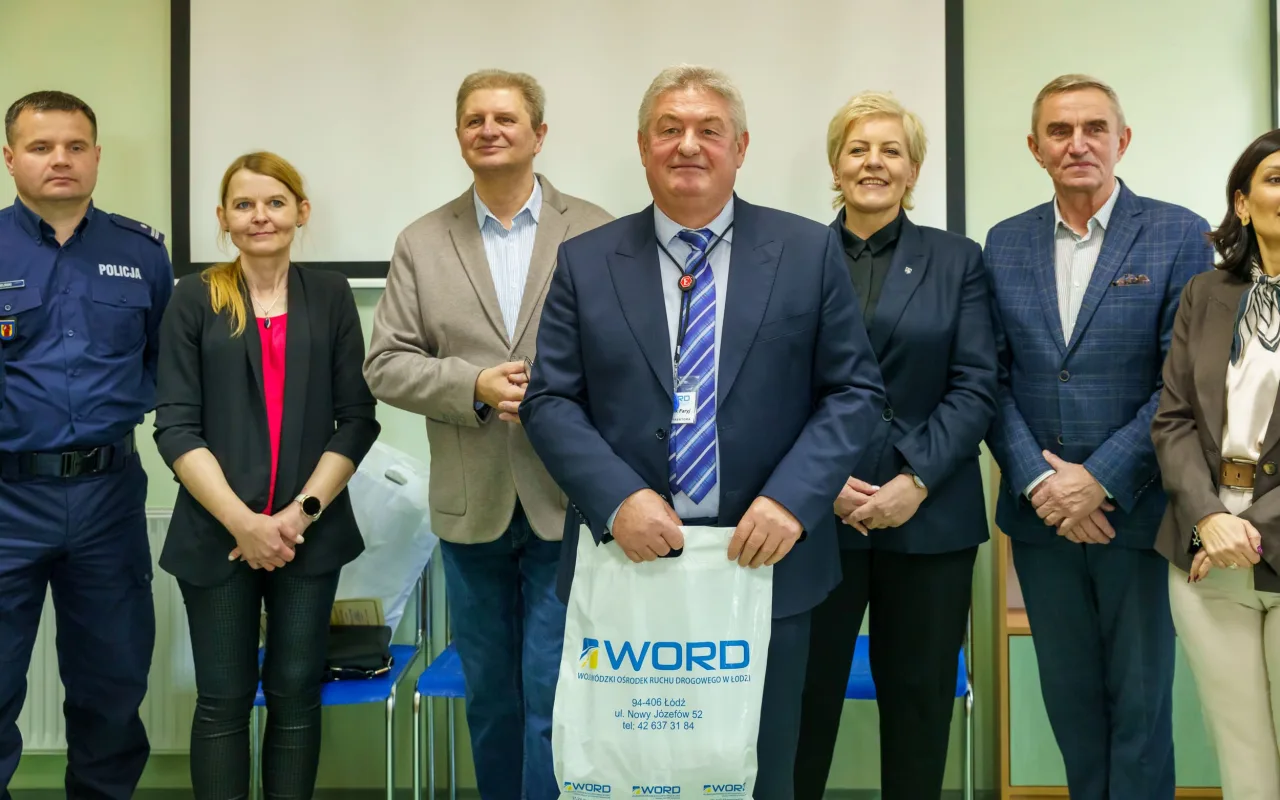 Uczestnicy XXVIII Ogólnopolskiego Młodzieżowego Turnieju Motoryzacyjnego w WORD Skierniewice podczas rywalizacji o awans do finału