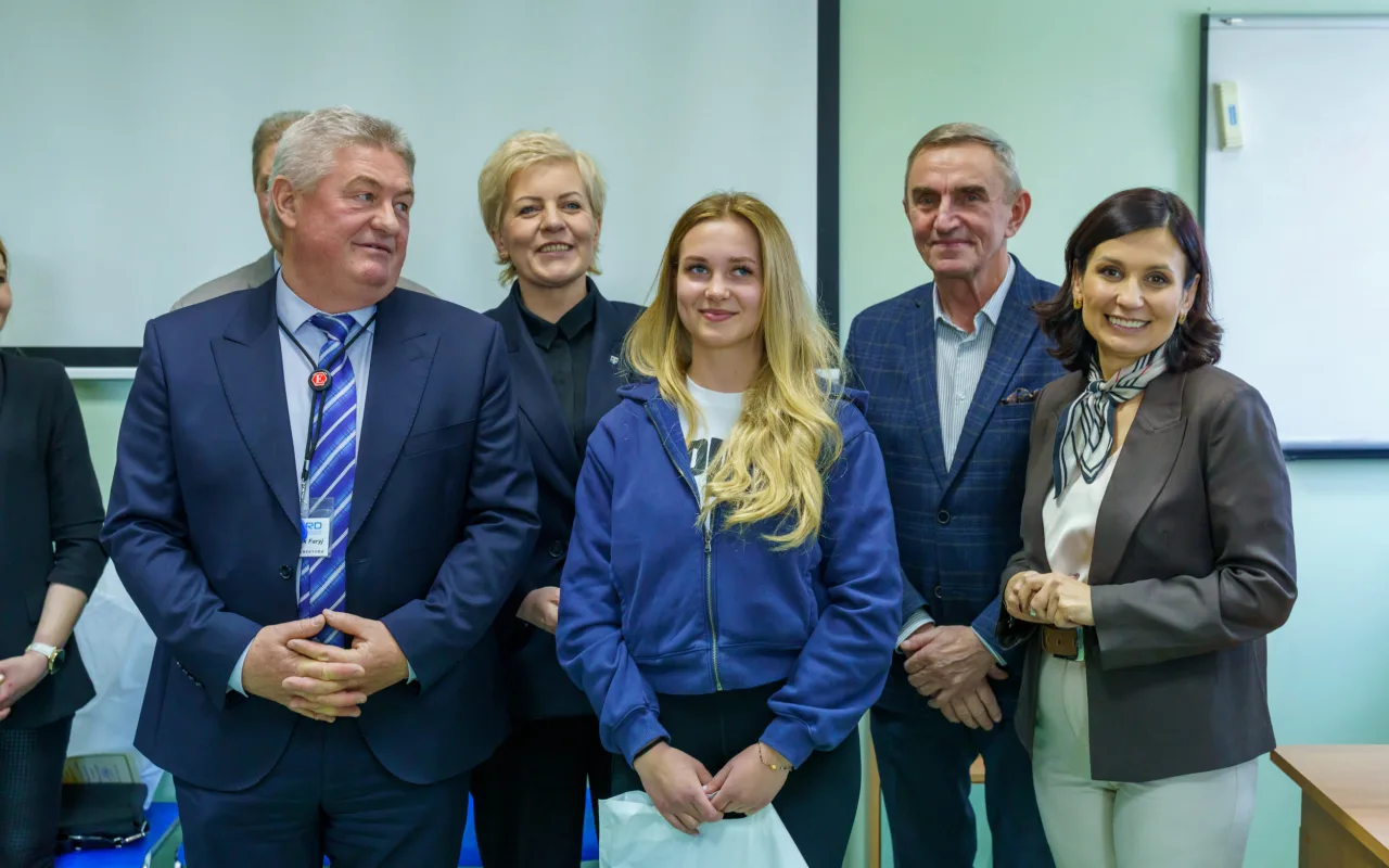 Uczestnicy XXVIII Ogólnopolskiego Młodzieżowego Turnieju Motoryzacyjnego w WORD Skierniewice podczas rywalizacji o awans do finału