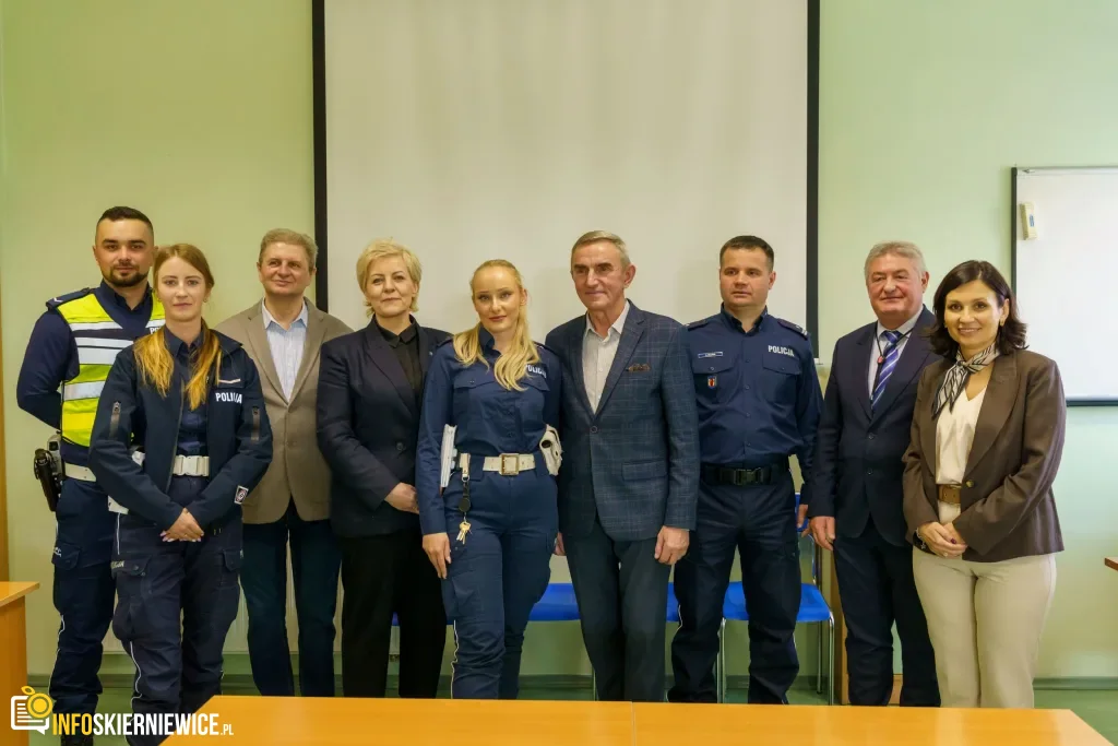 Uczestnicy XXVIII Ogólnopolskiego Młodzieżowego Turnieju Motoryzacyjnego w WORD Skierniewice podczas rywalizacji o awans do finału