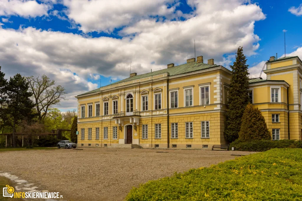 Skierniewice chcą kupić teren przy ul. Waryńskiego z Pałacykiem Myśliwskim Sabediany. W tle pojawia się także temat osady pałacowej.