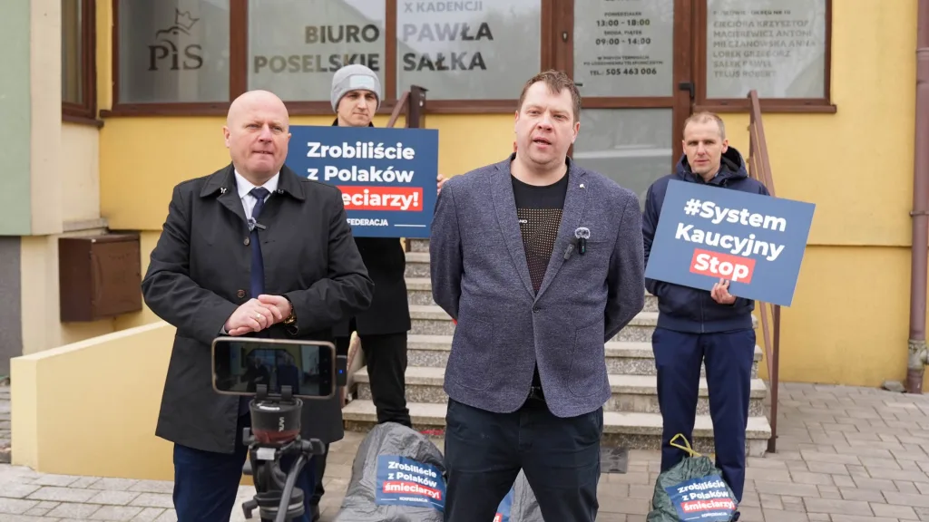 protest konfederacji przed biurem posla salka 4