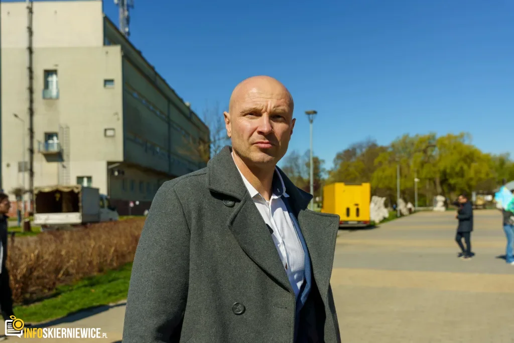 Przedszkolaki z Zielonego Zakątka zazieleniają centrum (24 z 41)