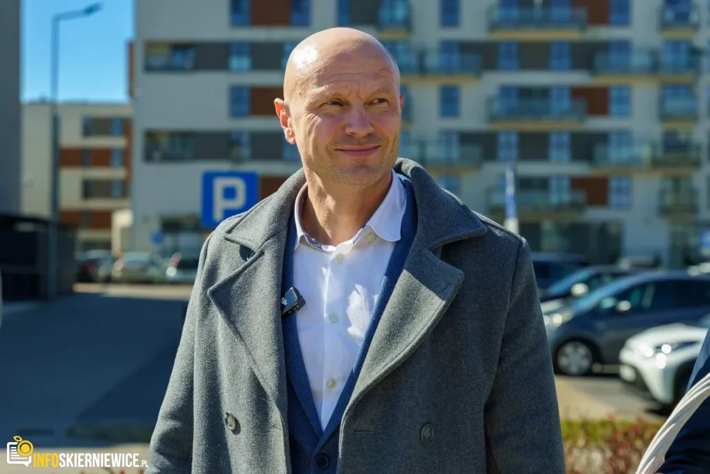 Przedszkolaki z Zielonego Zakątka zazieleniają centrum (28 z 41)
