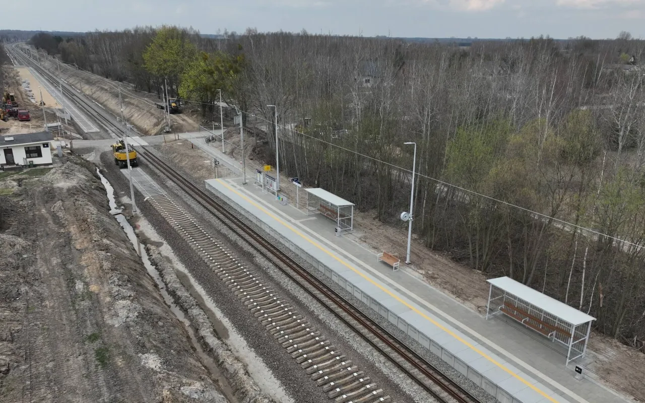 kładka w Bełchowie, modernizacja linii Skierniewice Łowicz, stacja Bełchów, inwestycje kolejowe, Track Tec Construction