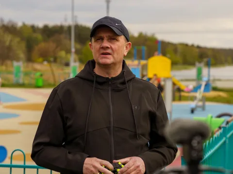 Rowerzyści podczas spotkania nad Zalewem Zadębie w Skierniewicach, zorganizowanego jako rozgrzewka przed Rowerową Stolicą Polski.