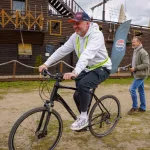 Rowerzyści podczas spotkania nad Zalewem Zadębie w Skierniewicach, zorganizowanego jako rozgrzewka przed Rowerową Stolicą Polski.