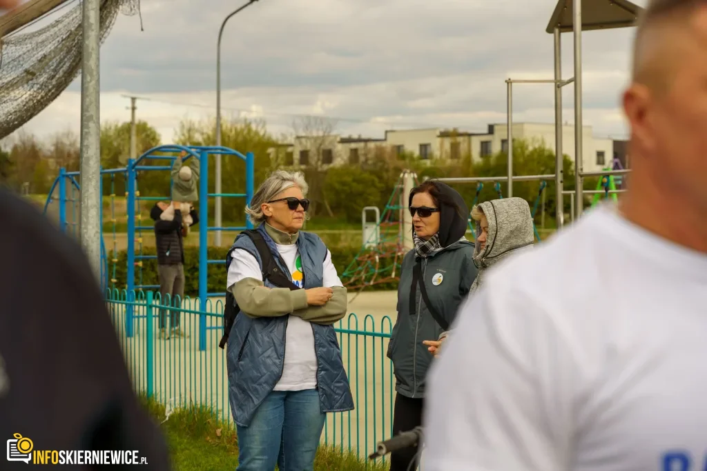 Rowerzyści podczas spotkania nad Zalewem Zadębie w Skierniewicach, zorganizowanego jako rozgrzewka przed Rowerową Stolicą Polski.