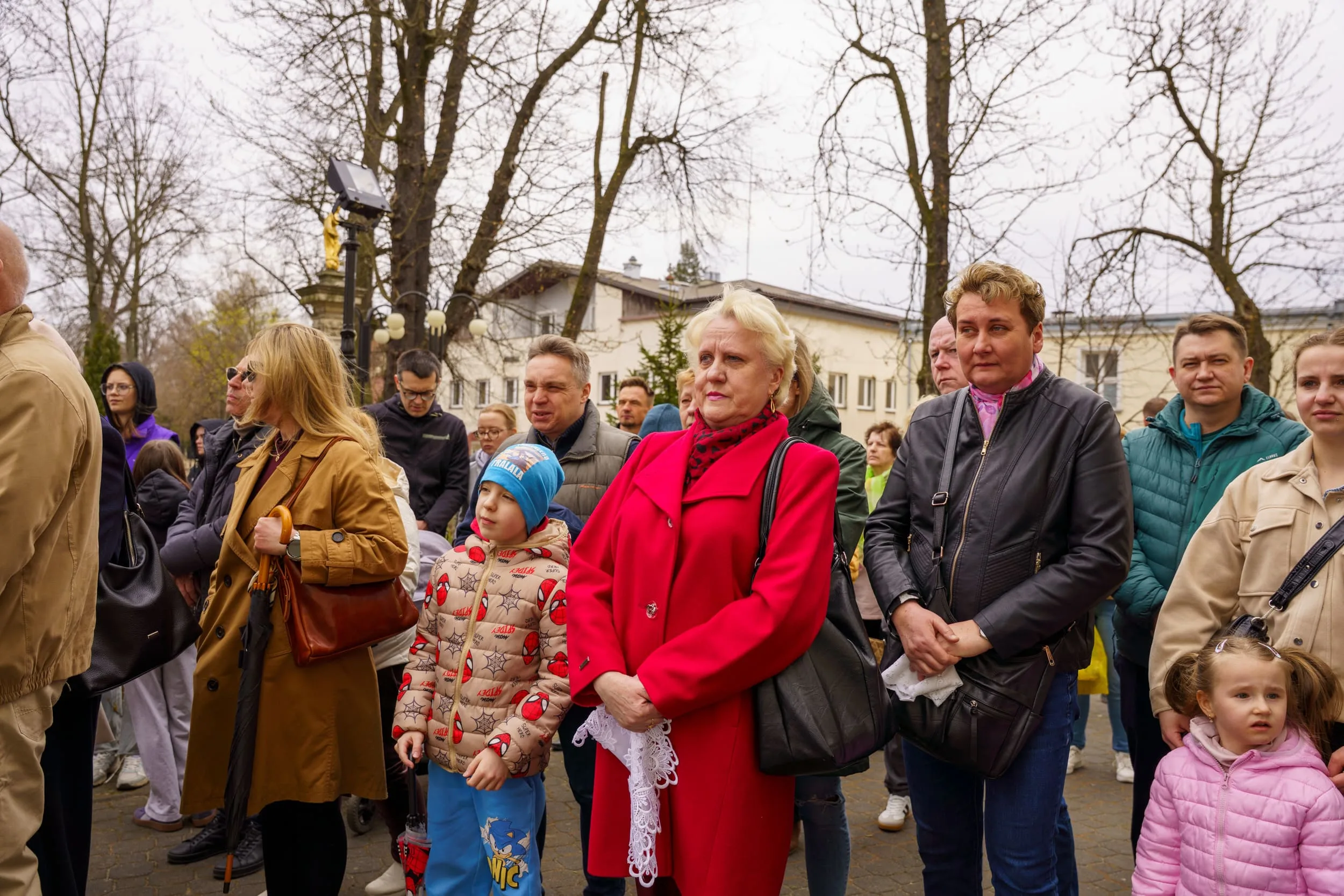 Święcenie pokarmów 2026 w Skierniewicach. Tłumy u św. Jakuba i św. Stanisława [ZDJĘCIA] — zdjęcie 21 z 70