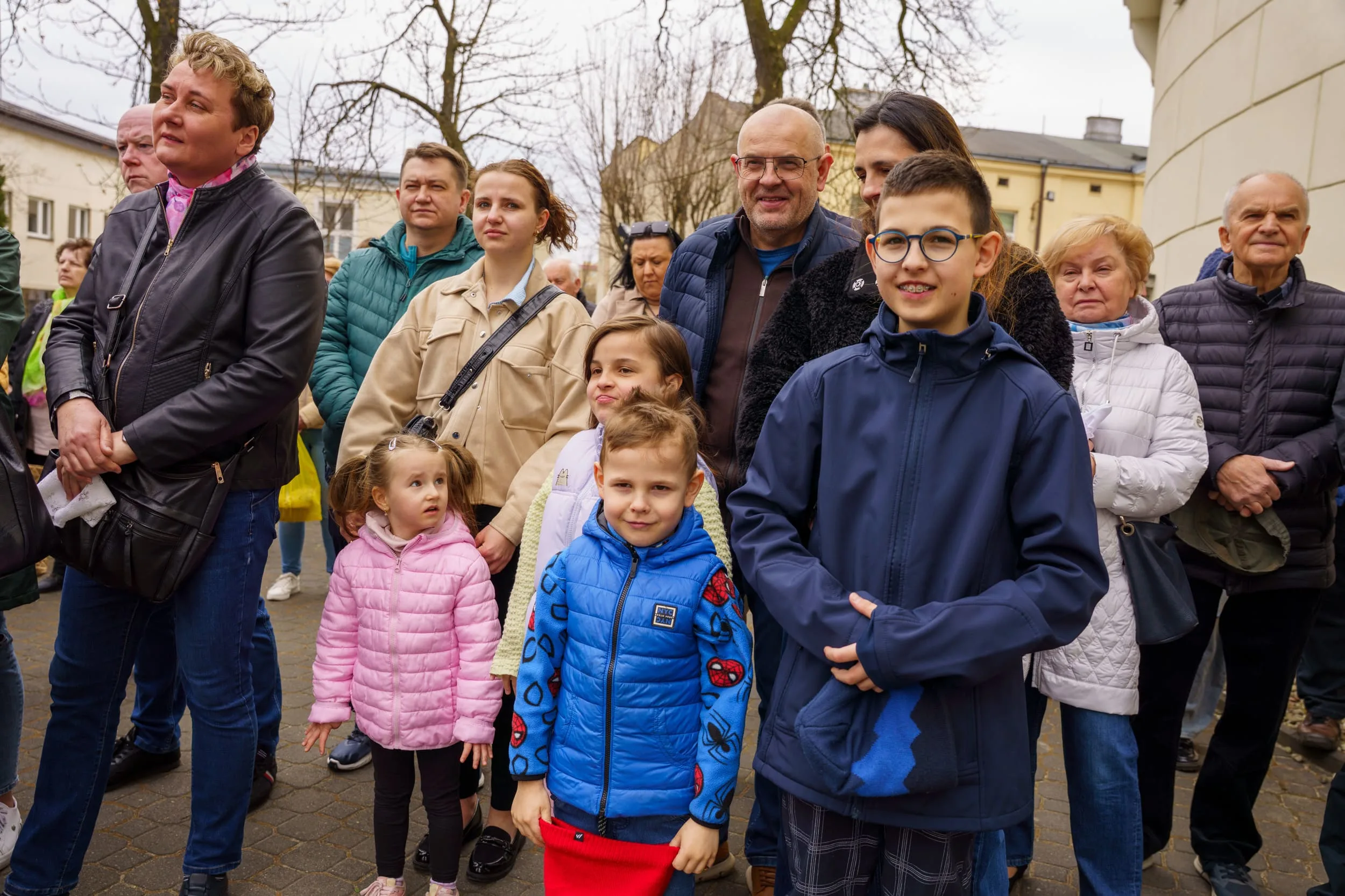 Święcenie pokarmów 2026 w Skierniewicach. Tłumy u św. Jakuba i św. Stanisława [ZDJĘCIA] — zdjęcie 22 z 70