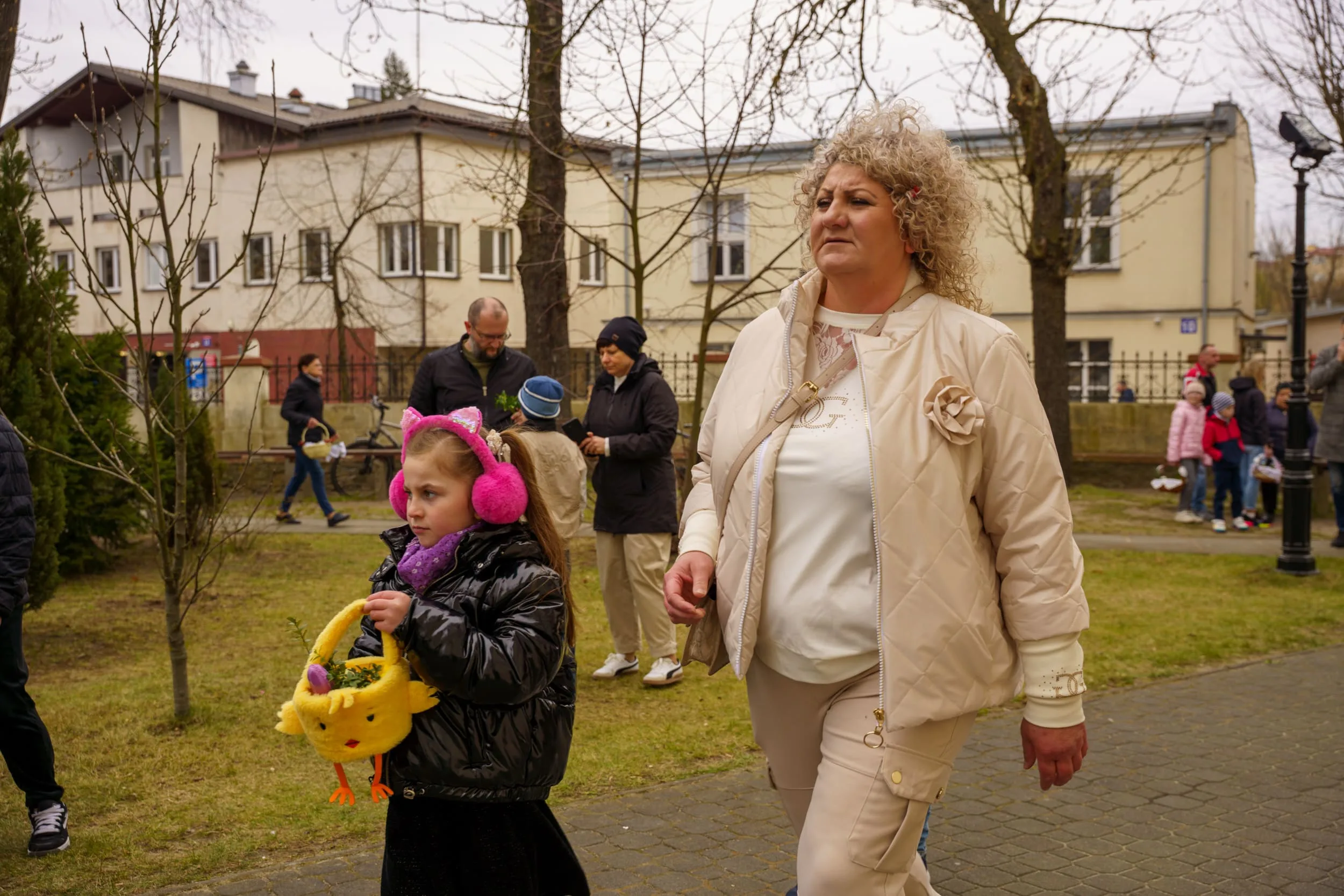 Święcenie pokarmów 2026 w Skierniewicach. Tłumy u św. Jakuba i św. Stanisława [ZDJĘCIA] — zdjęcie 34 z 70