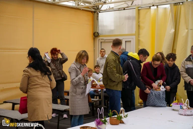 swiecenie pokarmow 2026 w skierniewicach 36 z 71 768x512 watermarked medium large