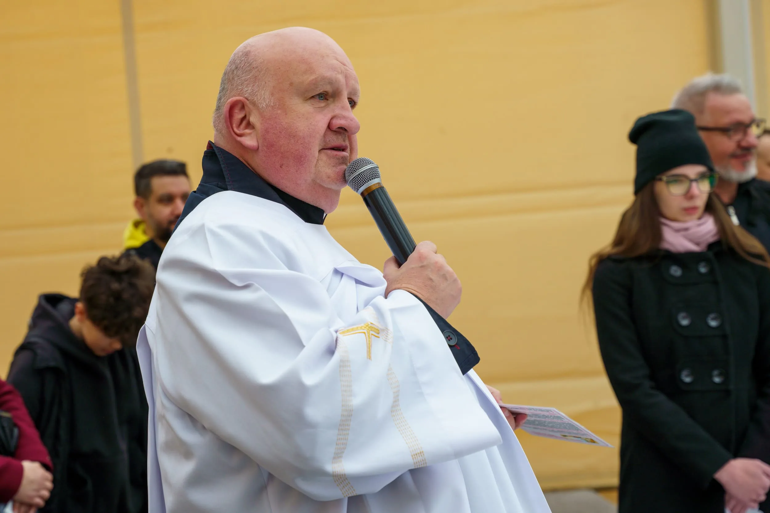 Święcenie pokarmów 2026 w Skierniewicach. Tłumy u św. Jakuba i św. Stanisława [ZDJĘCIA] — zdjęcie 44 z 70