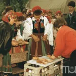 Skierniewice święto 1 maja na kolorowych zdjęciach unikalne kadry z lat siedemdziesiątych