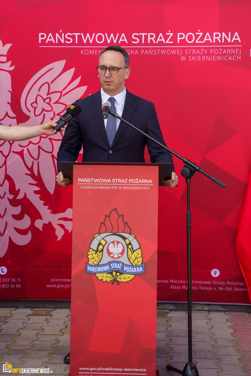 Awanse, medale i wysocy goście. Skierniewiccy strażacy uczcili swoje święto 1 Dzień strażaka w Skierniewicach 2026 (77 z 88)