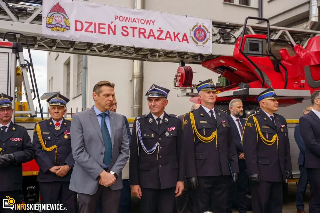 Awanse, medale i wysocy goście. Skierniewiccy strażacy uczcili swoje święto 4 Dzień strażaka w Skierniewicach 2026 (85 z 88)
