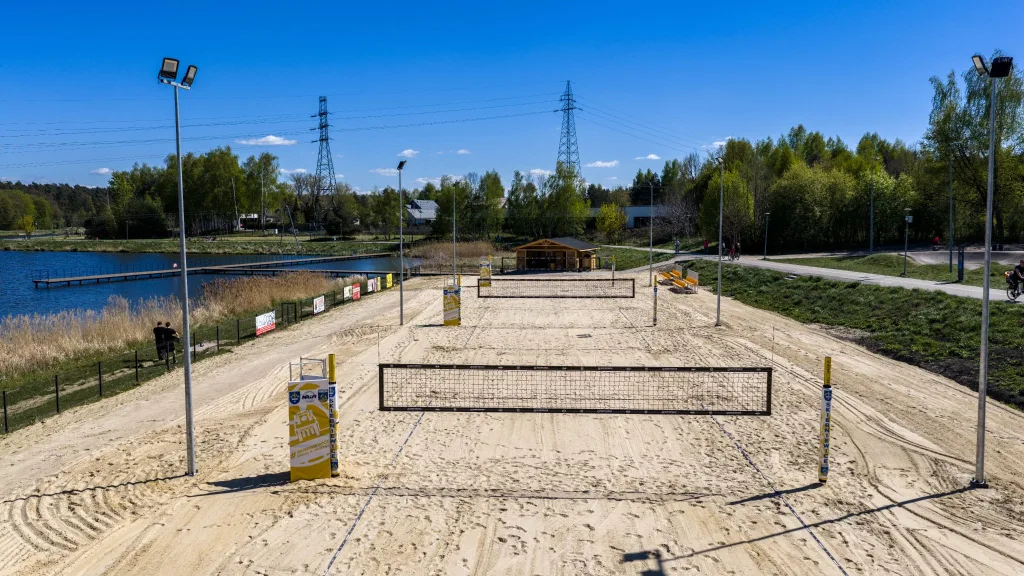 Nowe boiska nad Zalewem Zadębie. Sukces Skierniewickiego Węgla