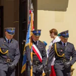 Galeria zdjęć z obchodów 235. rocznicy Konstytucji 3 Maja w Skierniewicach: msza święta, służby mundurowe oraz uroczyste złożenie kwiatów pod Pomnikiem Niepodległości na placu Jana Pawła II.