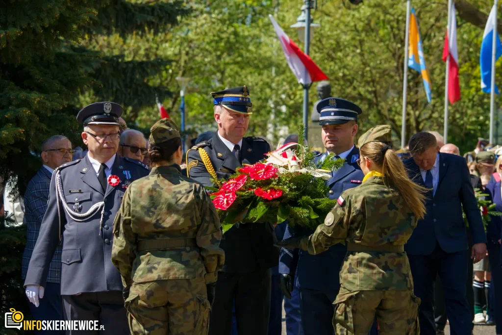Skierniewice uczciły 235. rocznicę Konstytucji 3 Maja. Uroczystości pod Pomnikiem Niepodległości 6 obchody 3 maja w skierniewicach 2026 83 z 119 1024x683 watermarked large
