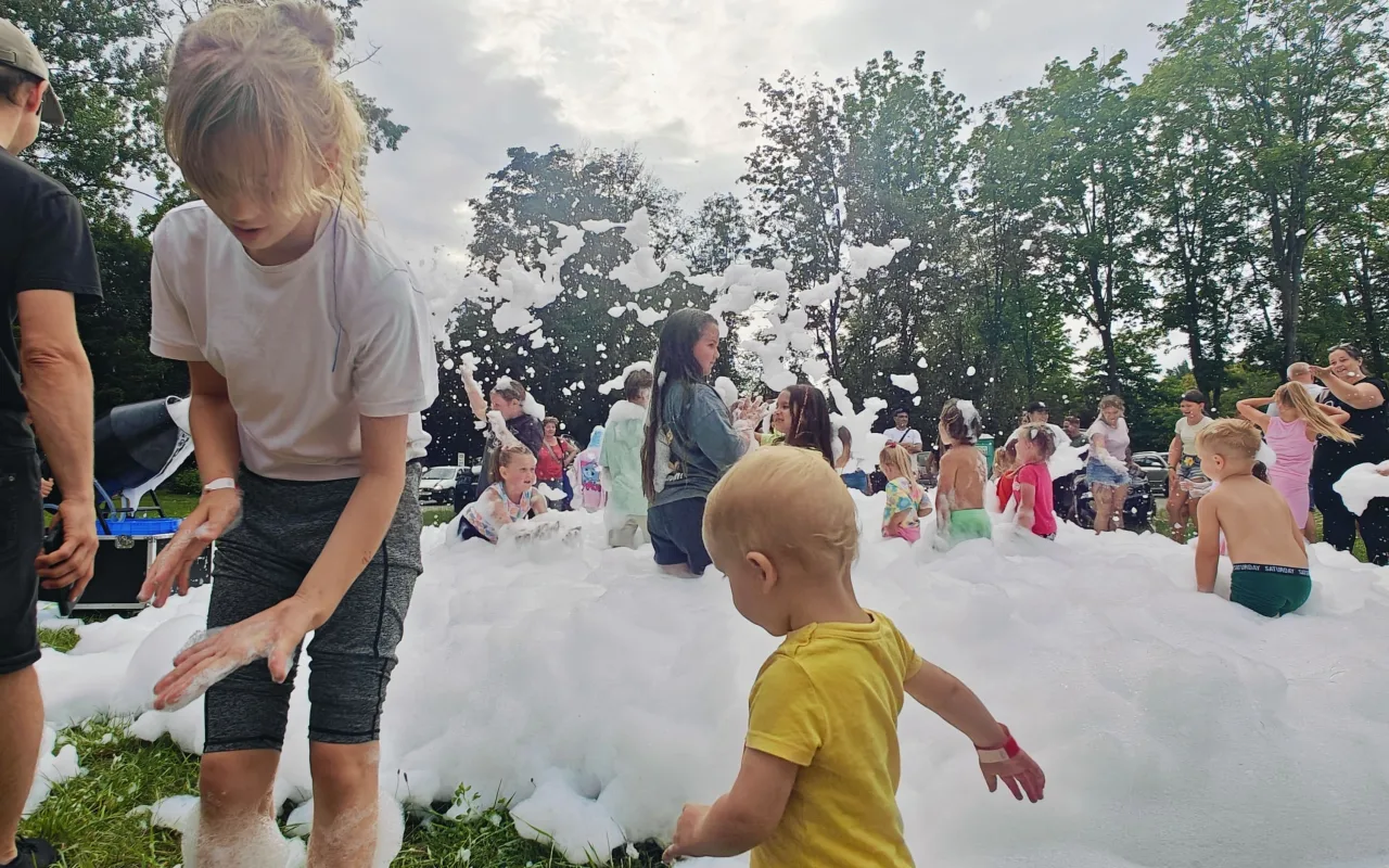 Giga Frajda zawita do Skierniewic. Dmuchany park rozrywki i darmowe piana party już w ten weekend! — zdjęcie 5 z 5