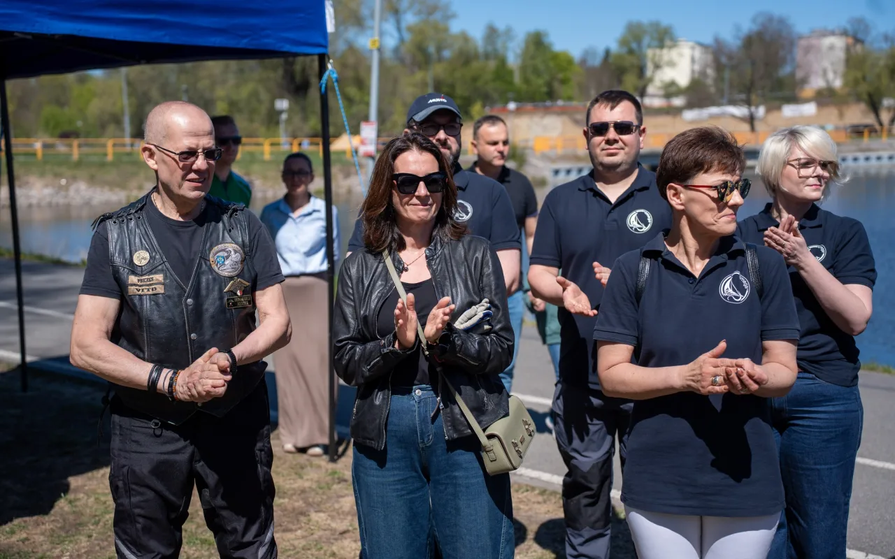 Zbiórka harcerzy i członków Klubu Żeglarskiego Omega w Skierniewicach