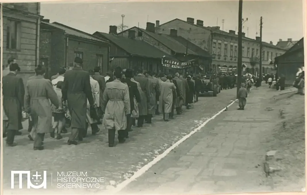 Skierniewice święto 1 maja archiwalne zdjęcia unikalne kadry z archiwum Muzeum Historycznego