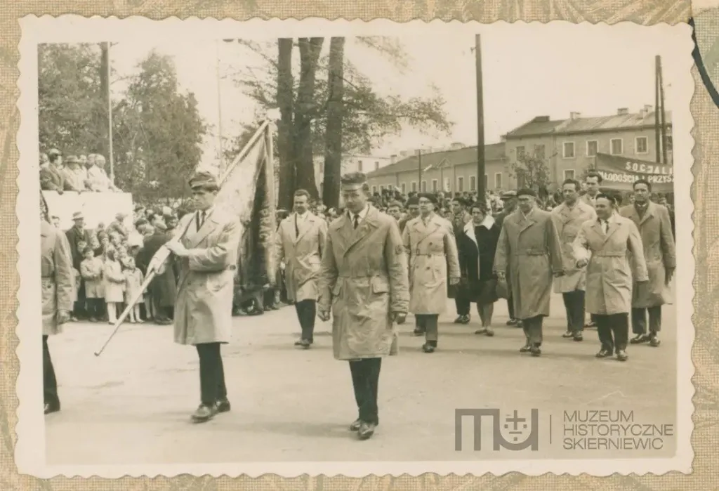 Skierniewice święto 1 maja archiwalne zdjęcia unikalne kadry z archiwum Muzeum Historycznego