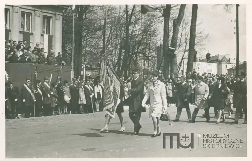 Skierniewice święto 1 maja archiwalne zdjęcia unikalne kadry z archiwum Muzeum Historycznego
