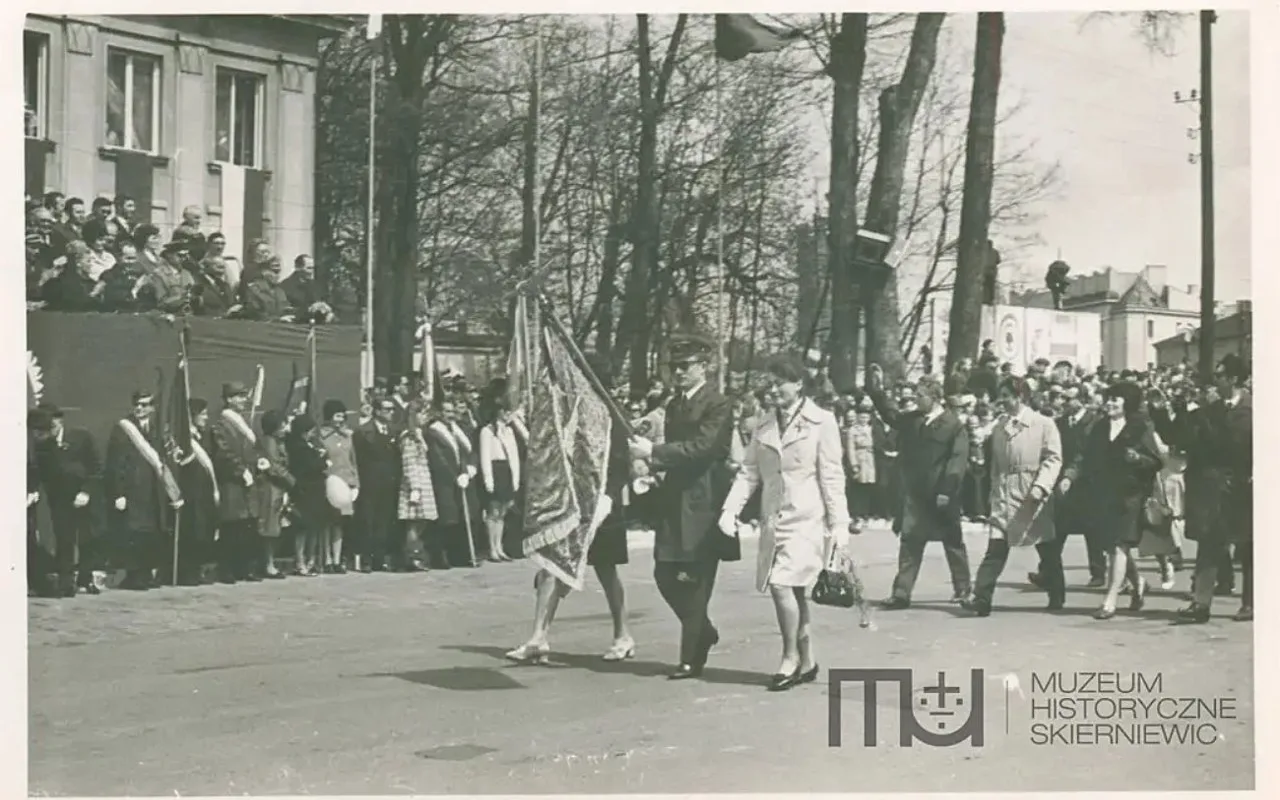 Skierniewice święto 1 maja archiwalne zdjęcia unikalne kadry z archiwum Muzeum Historycznego