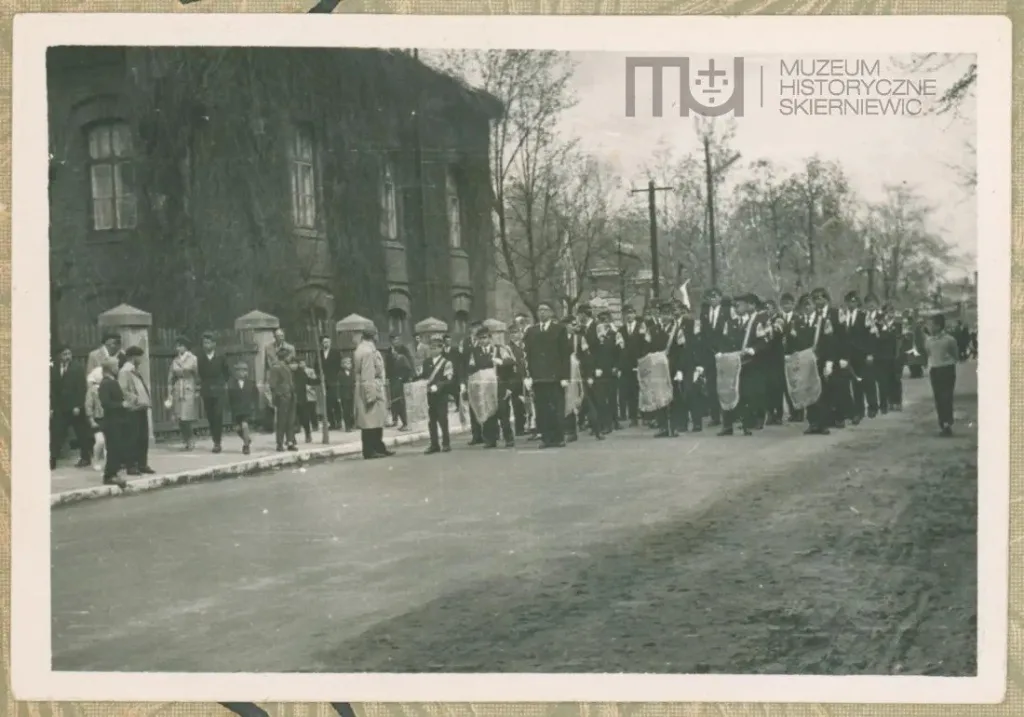 Skierniewice święto 1 maja archiwalne zdjęcia unikalne kadry z archiwum Muzeum Historycznego
