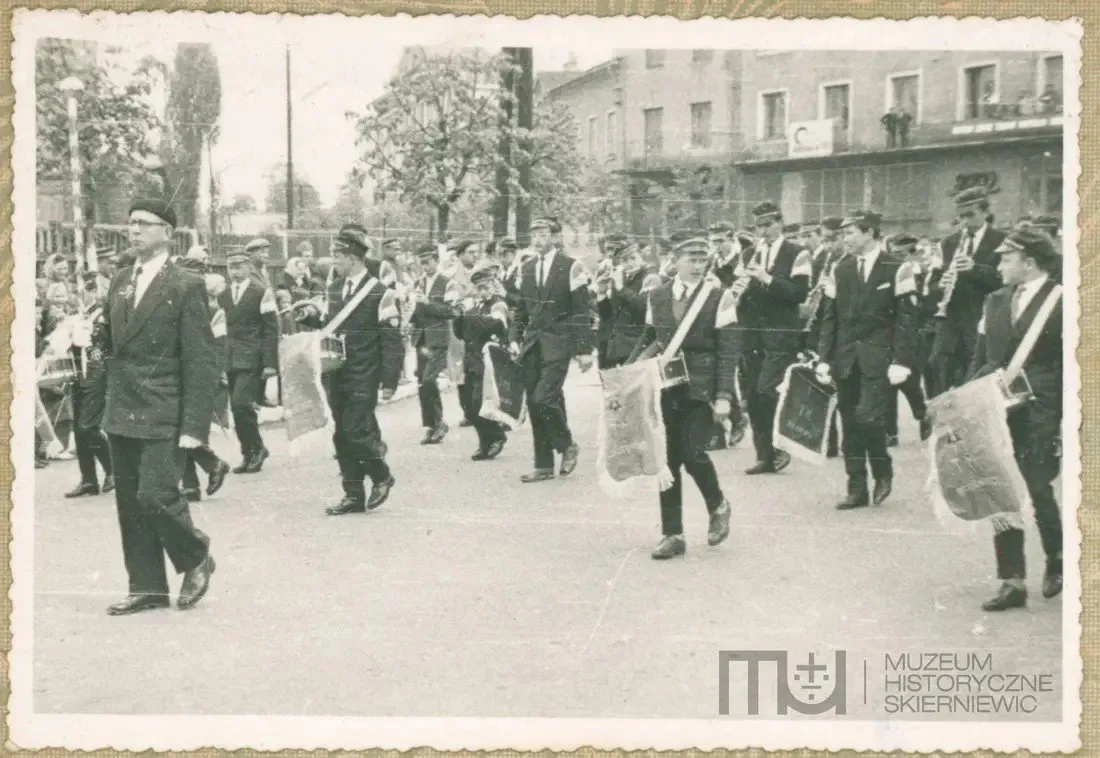 Skierniewice święto 1 maja archiwalne zdjęcia unikalne kadry z archiwum Muzeum Historycznego
