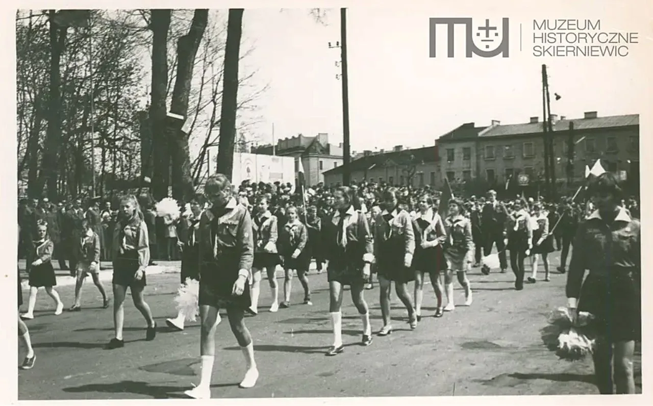 Skierniewice święto 1 maja archiwalne zdjęcia unikalne kadry z archiwum Muzeum Historycznego