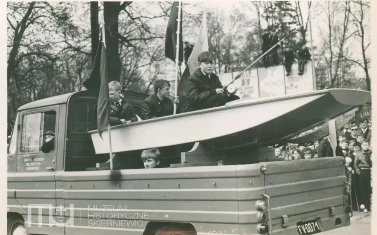 Skierniewice święto 1 maja archiwalne zdjęcia unikalne kadry z archiwum Muzeum Historycznego