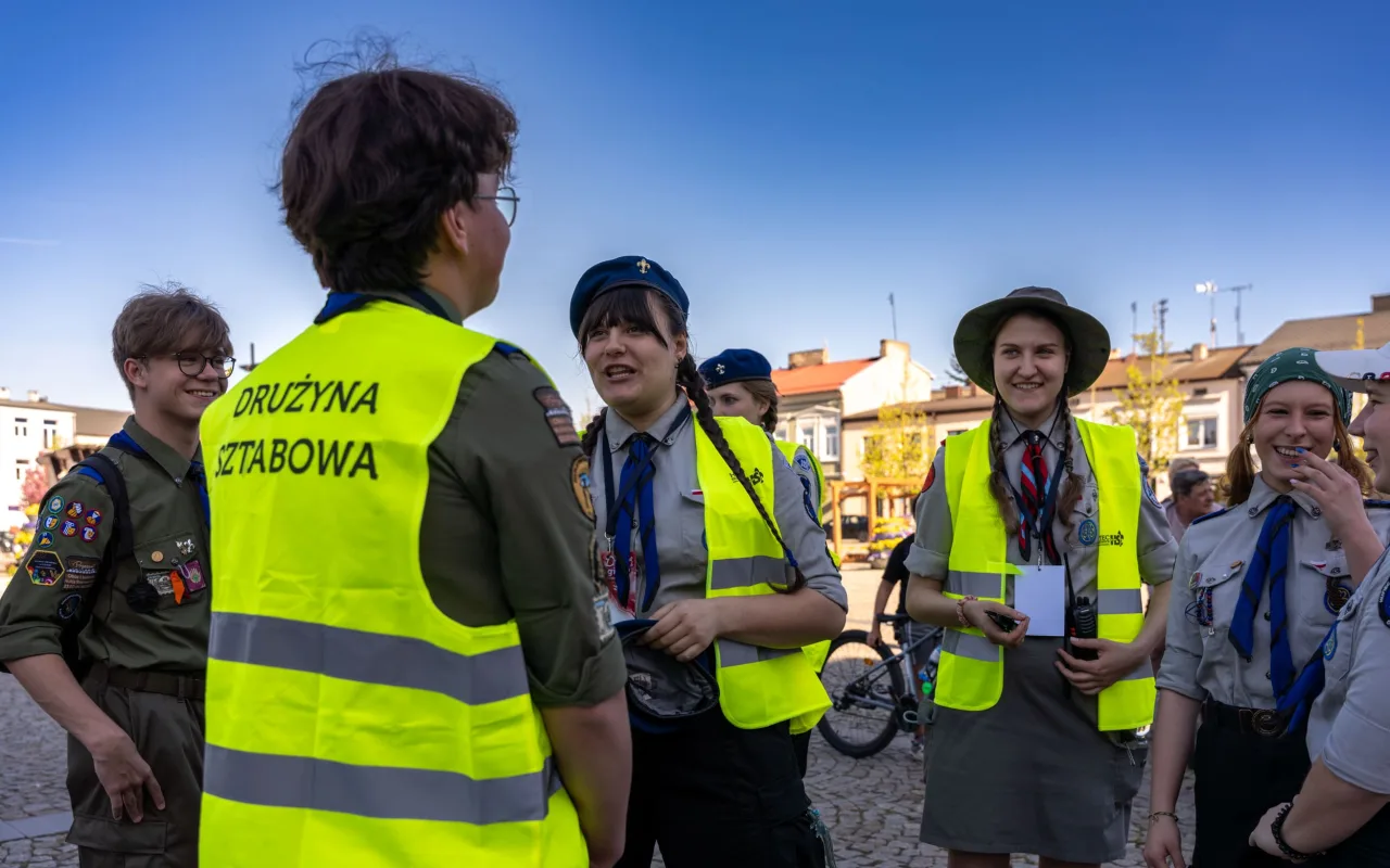 Majówka w Skierniewicach: Tłumy mieszkańców i flaga o długości 475 metrów