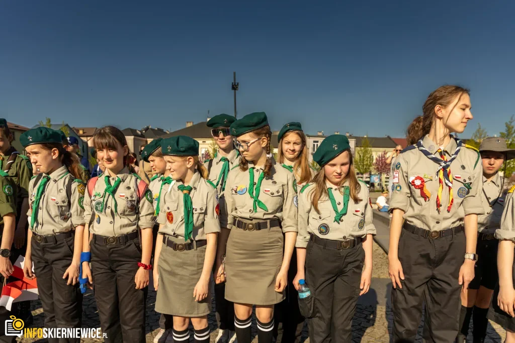 Skierniewice pobiły rekord. 475 metrów biało-czerwonej flagi na ulicach Święta Flagi 2026 1 swieto flagi skierniewice 2026 34 z 72 1024x683 watermarked large