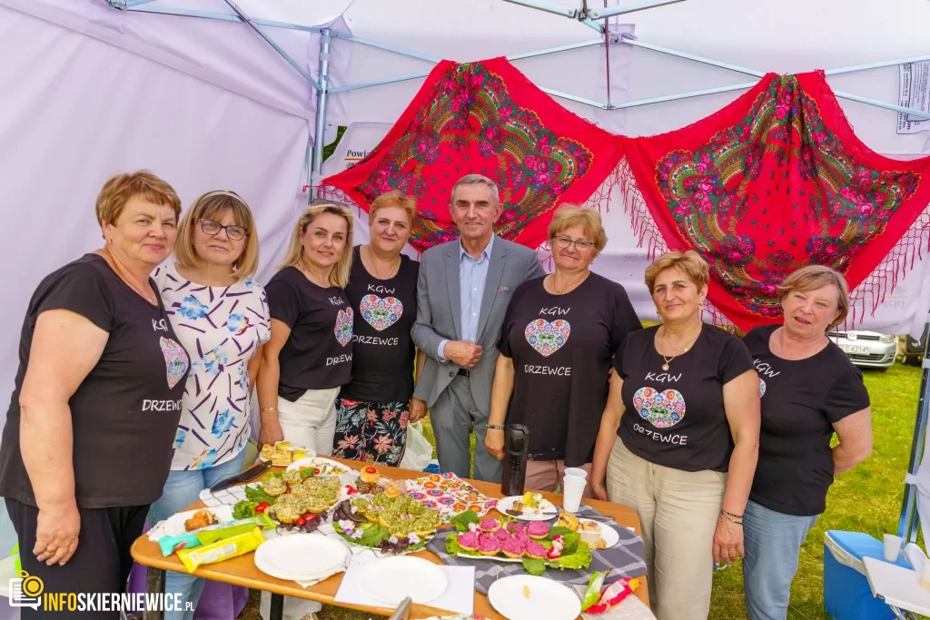 W niedzielę 24 maja w Strobowie odbyła się dziesiąta edycja Święta Rodziny organizowana przez Starostwo Powiatowe w Skierniewicach. Zobacz podsumowanie.