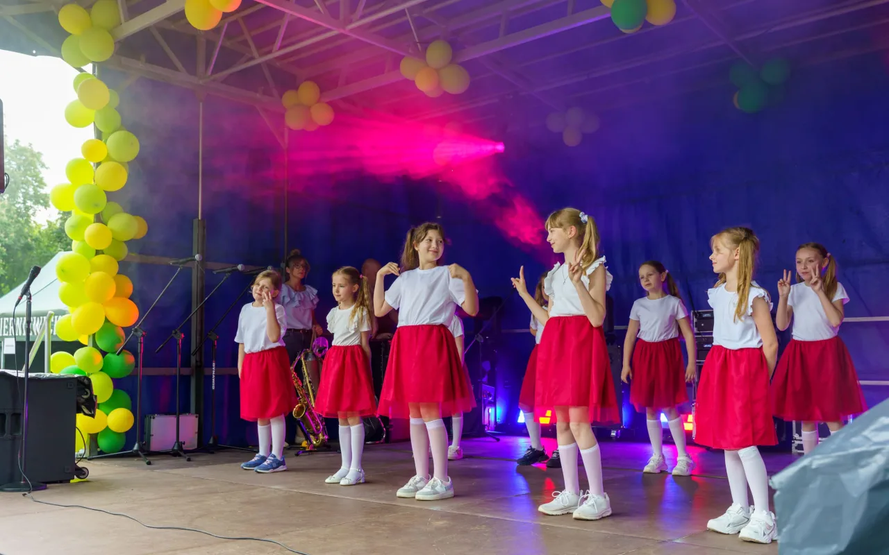 W niedzielę 24 maja w Strobowie odbyła się dziesiąta edycja Święta Rodziny organizowana przez Starostwo Powiatowe w Skierniewicach. Zobacz podsumowanie.
