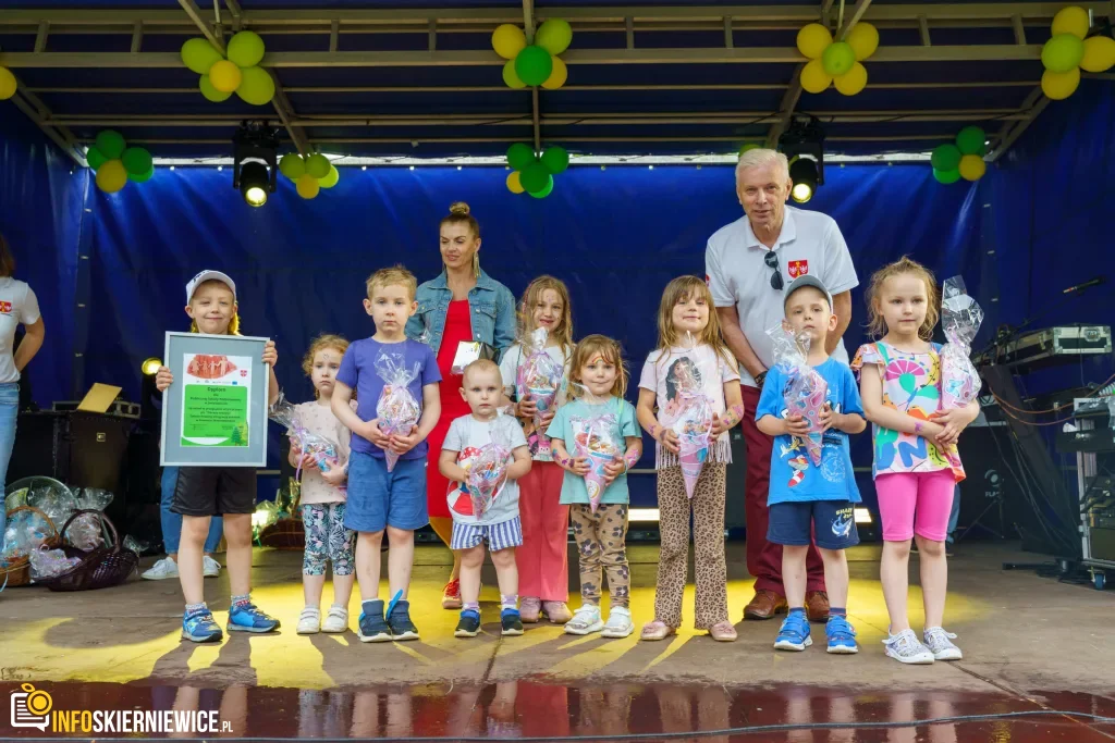 W niedzielę 24 maja w Strobowie odbyła się dziesiąta edycja Święta Rodziny organizowana przez Starostwo Powiatowe w Skierniewicach. Zobacz podsumowanie.