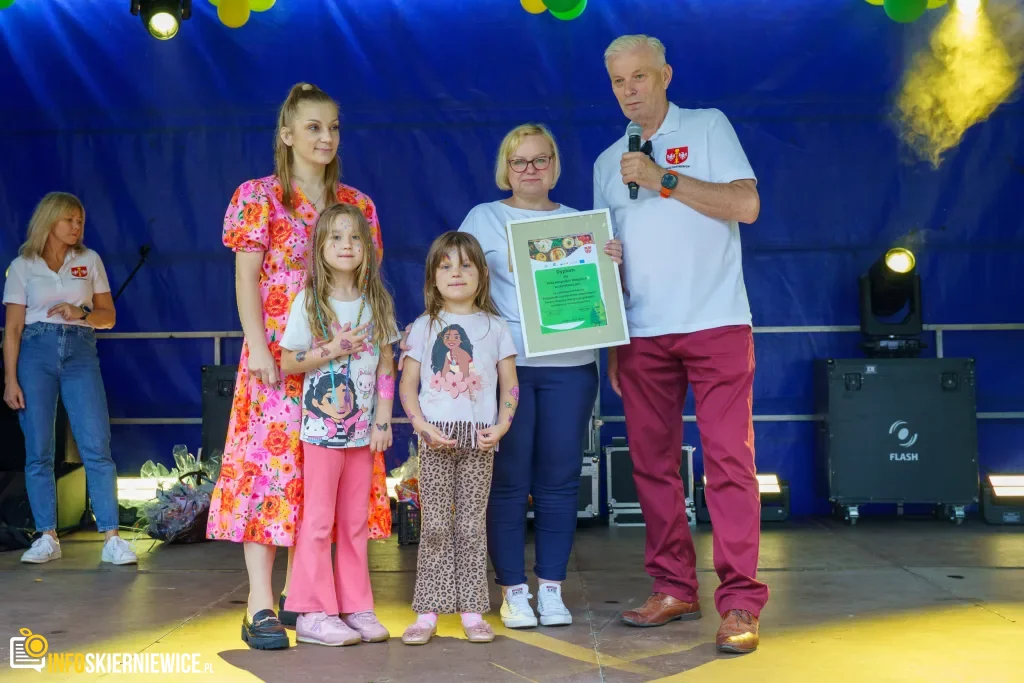 W niedzielę 24 maja w Strobowie odbyła się dziesiąta edycja Święta Rodziny organizowana przez Starostwo Powiatowe w Skierniewicach. Zobacz podsumowanie.