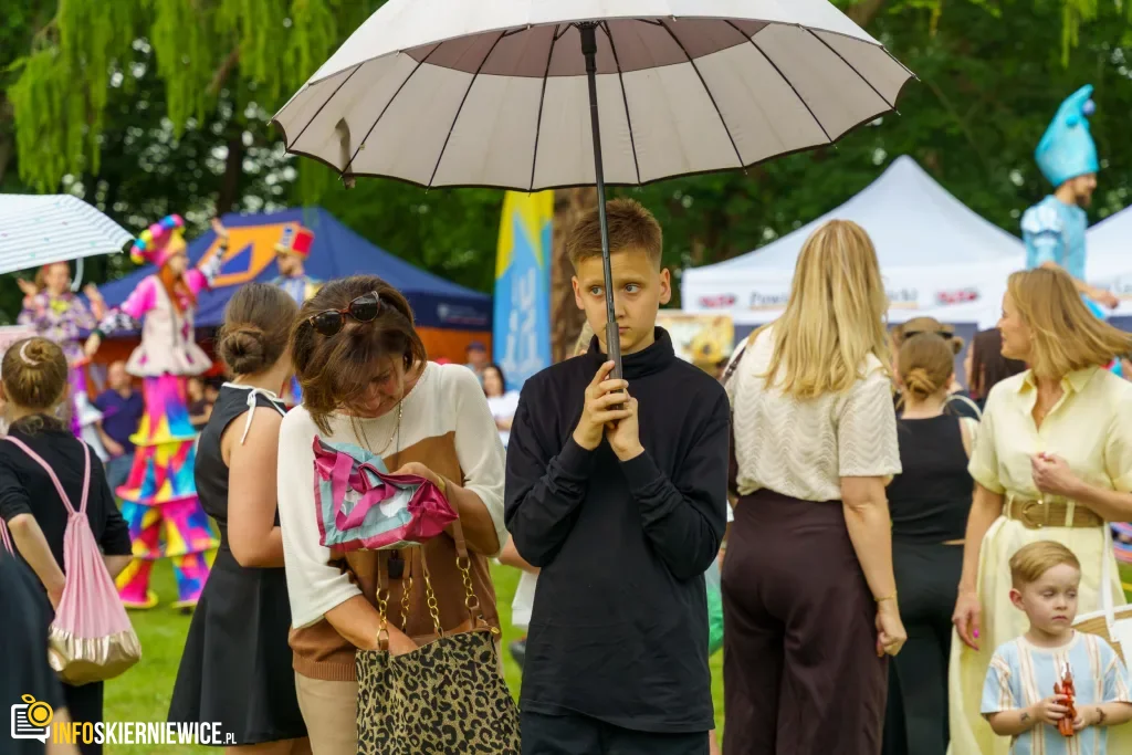 W niedzielę 24 maja w Strobowie odbyła się dziesiąta edycja Święta Rodziny organizowana przez Starostwo Powiatowe w Skierniewicach. Zobacz podsumowanie.