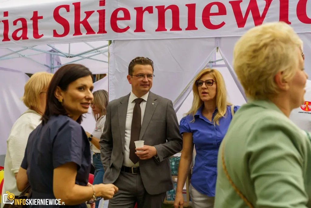W niedzielę 24 maja w Strobowie odbyła się dziesiąta edycja Święta Rodziny organizowana przez Starostwo Powiatowe w Skierniewicach. Zobacz podsumowanie.