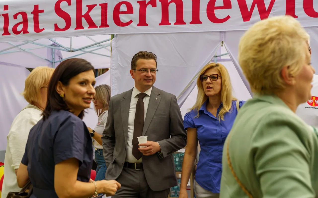 W niedzielę 24 maja w Strobowie odbyła się dziesiąta edycja Święta Rodziny organizowana przez Starostwo Powiatowe w Skierniewicach. Zobacz podsumowanie.