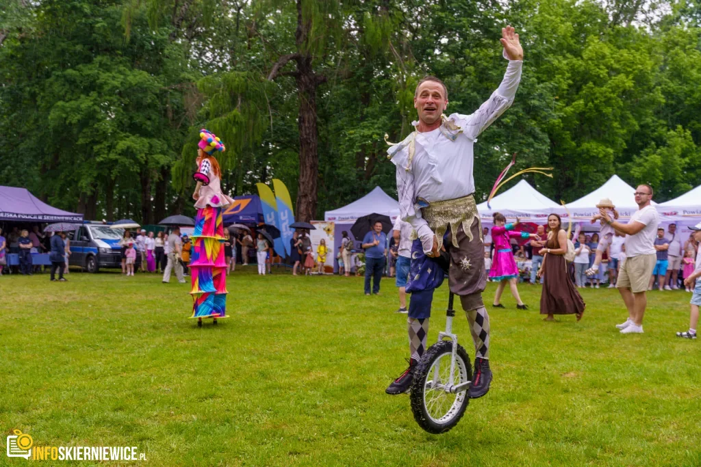 W niedzielę 24 maja w Strobowie odbyła się dziesiąta edycja Święta Rodziny organizowana przez Starostwo Powiatowe w Skierniewicach. Zobacz podsumowanie.