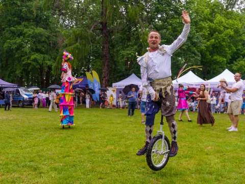 W niedzielę 24 maja w Strobowie odbyła się dziesiąta edycja Święta Rodziny organizowana przez Starostwo Powiatowe w Skierniewicach. Zobacz podsumowanie.