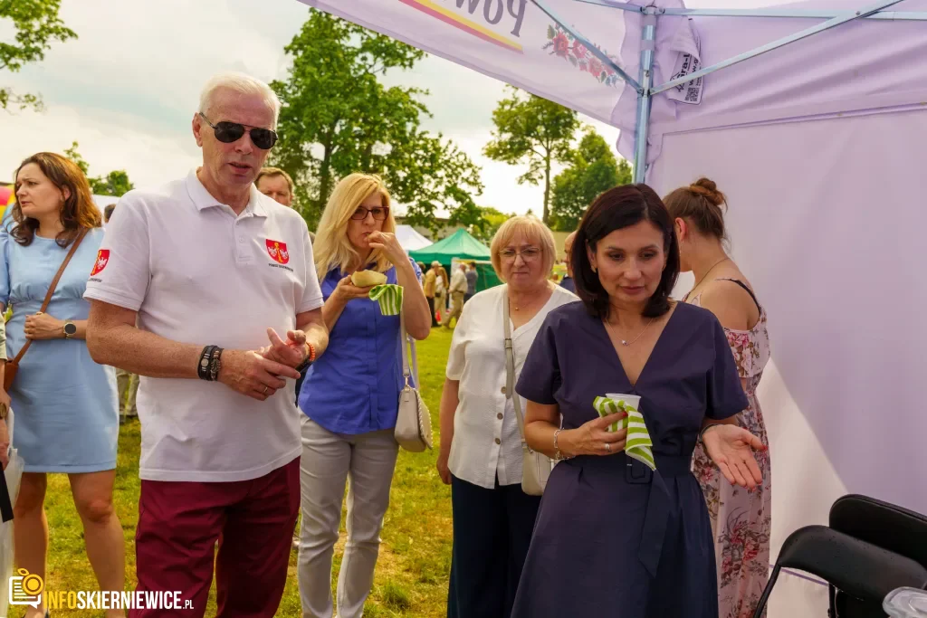 Jubileuszowe X Święto Rodziny w Strobowie 5 W niedzielę 24 maja w Strobowie odbyła się dziesiąta edycja Święta Rodziny organizowana przez Starostwo Powiatowe w Skierniewicach. Zobacz podsumowanie.