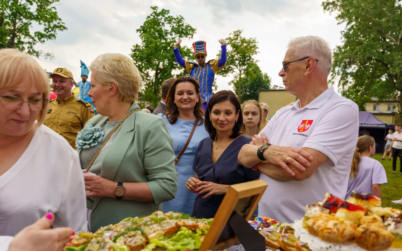 W niedzielę 24 maja w Strobowie odbyła się dziesiąta edycja Święta Rodziny organizowana przez Starostwo Powiatowe w Skierniewicach. Zobacz podsumowanie.