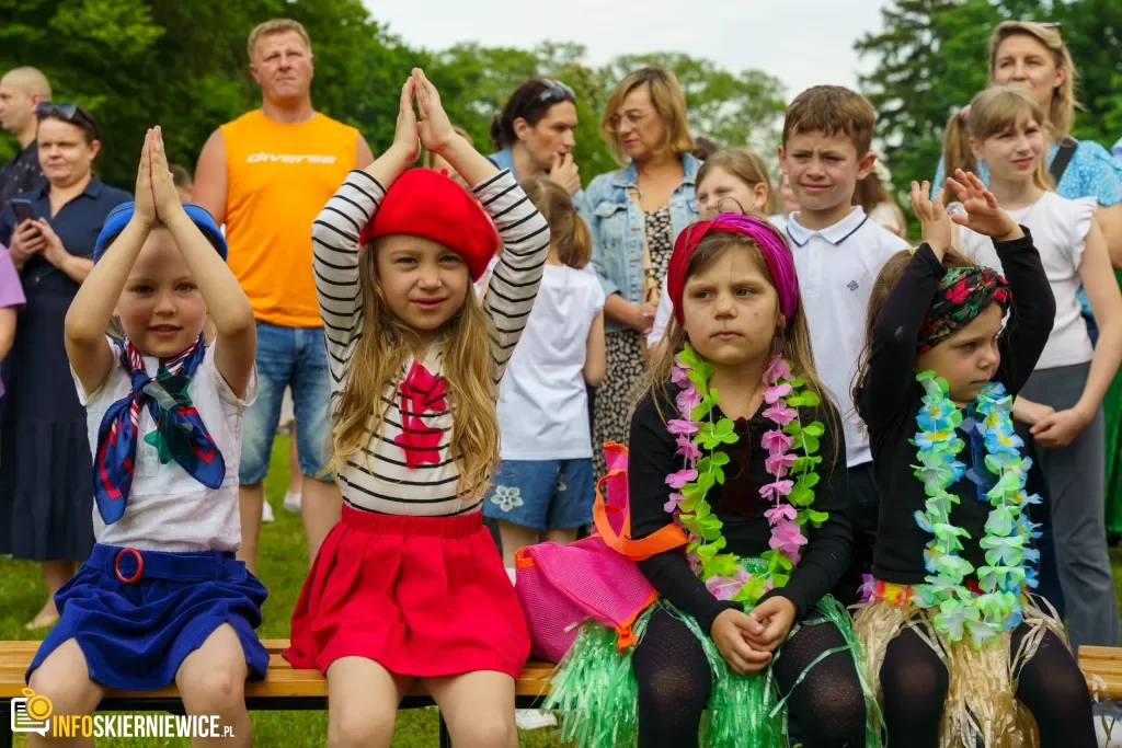 Jubileuszowe X Święto Rodziny w Strobowie 5 W niedzielę 24 maja w Strobowie odbyła się dziesiąta edycja Święta Rodziny organizowana przez Starostwo Powiatowe w Skierniewicach. Zobacz podsumowanie.