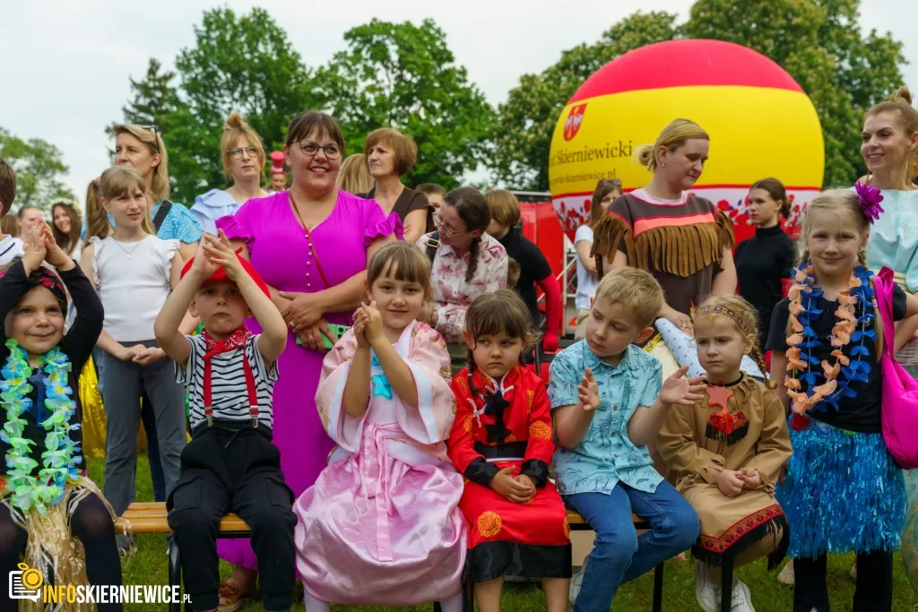 W niedzielę 24 maja w Strobowie odbyła się dziesiąta edycja Święta Rodziny organizowana przez Starostwo Powiatowe w Skierniewicach. Zobacz podsumowanie.