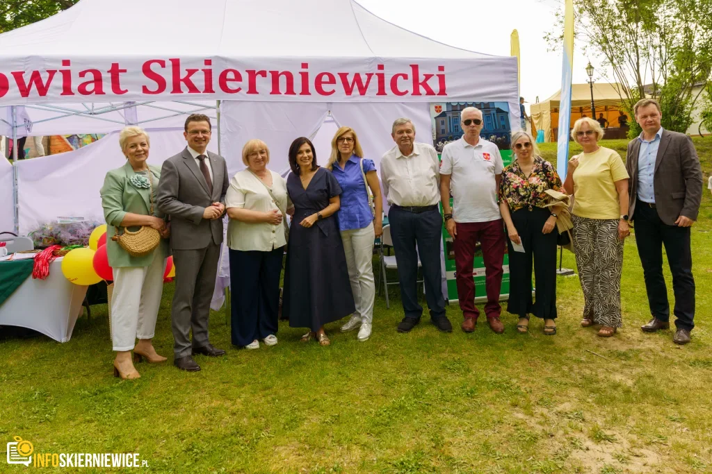 W niedzielę 24 maja w Strobowie odbyła się dziesiąta edycja Święta Rodziny organizowana przez Starostwo Powiatowe w Skierniewicach. Zobacz podsumowanie.